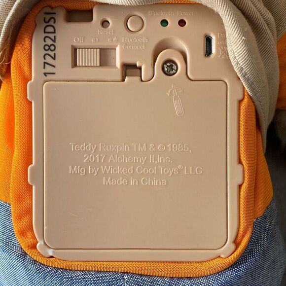 Vintage Teddy Ruxpin 1985 2017 talking animated plush stuffed bear animal talks - Picture 7 of 8